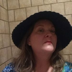 Meet your Posher, Dena